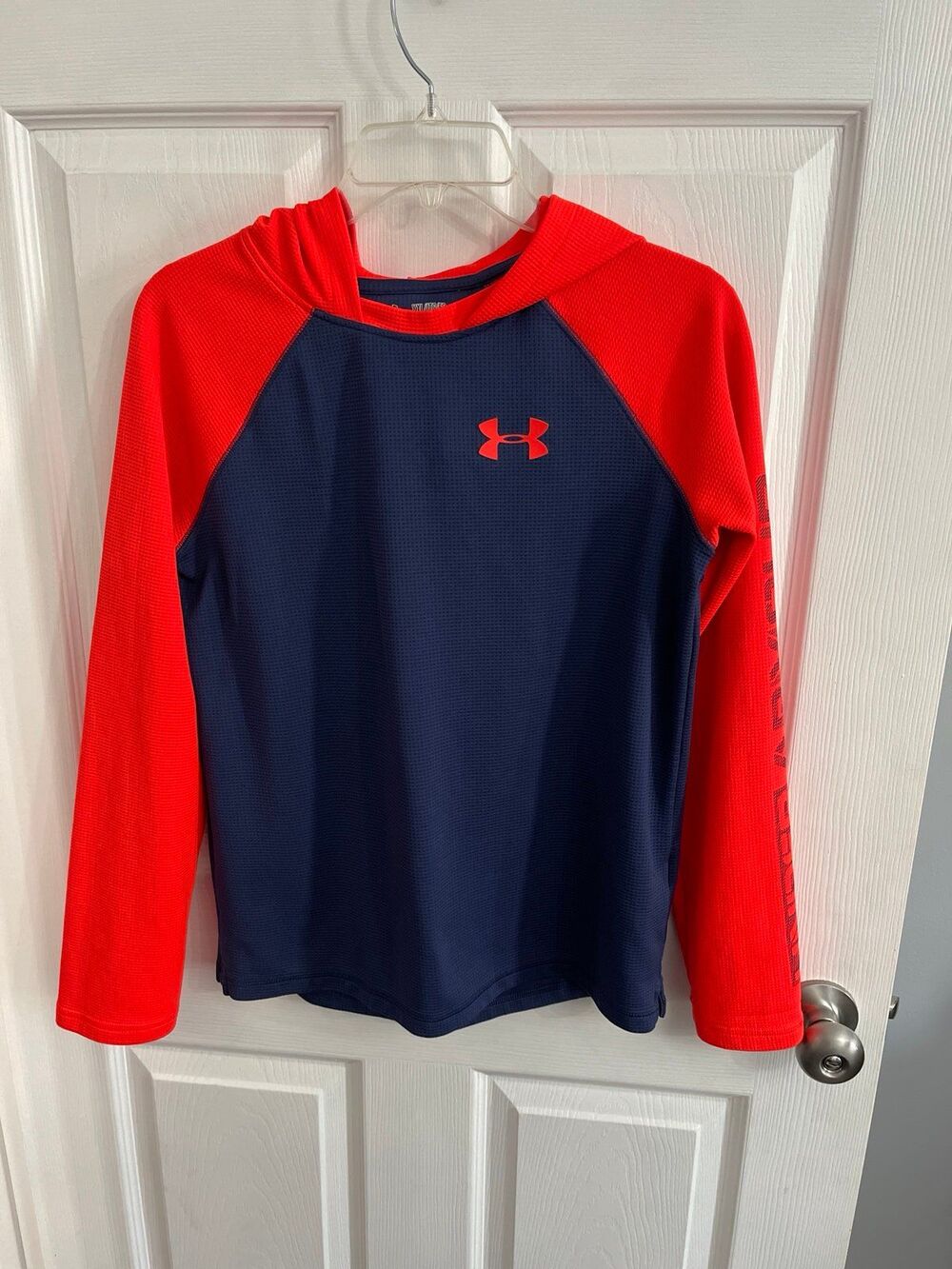 Under Armour All Season Gear Long Sleeve Loose Fit Hoodie Size YXL